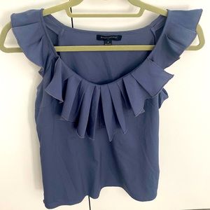 Banana Republic size 4 ruffle blouse in blue